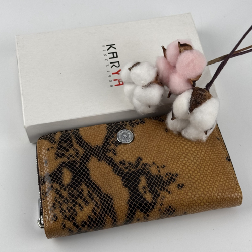 Кошелек женский кожаный лакированый Karya 1072 горчичный под питона